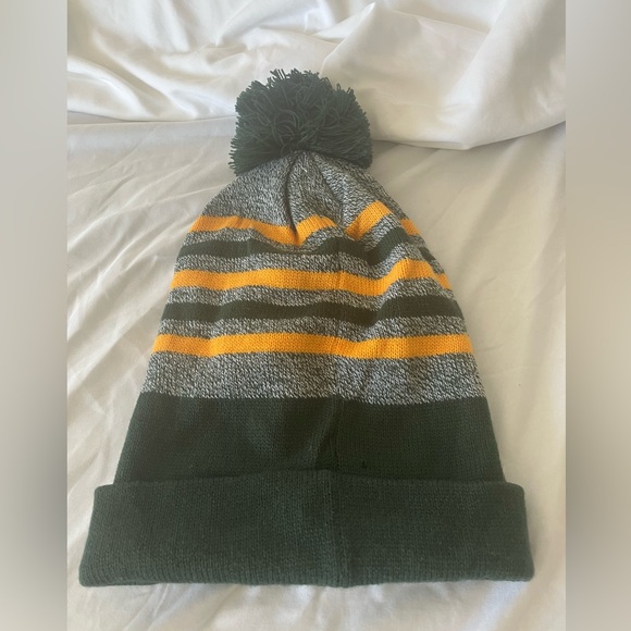 George Mason University Women’s Pom Pom Hat NWOT - Picture 3 of 4